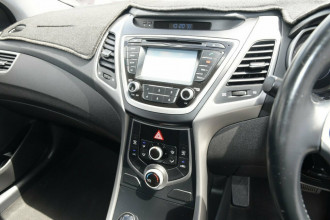 2015 Hyundai Elantra MD3 SE Sedan