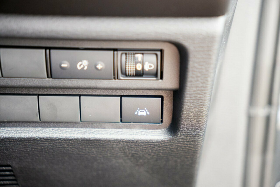 2024 Mitsubishi Outlander ZM Black Edition SUV Image 16