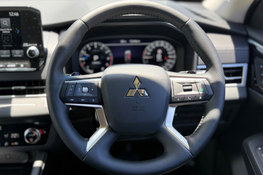 2024 Mitsubishi Outlander ZM Exceed SUV Image 15