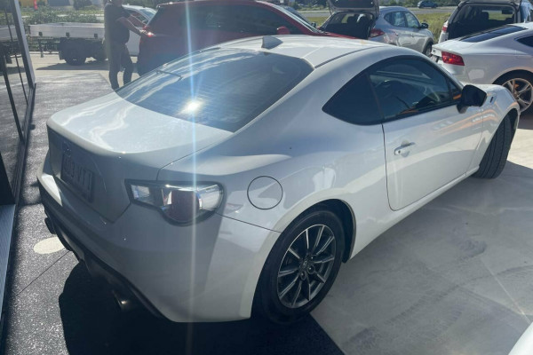 2015 Toyota 86 ZN6 GT Coupe Image 5