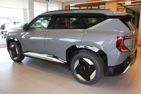 2026 Kia EV5 OVc Earth SUV Image 8