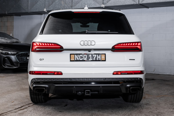 2025 Audi Q7 4M 55 TFSI S line SUV image 5
