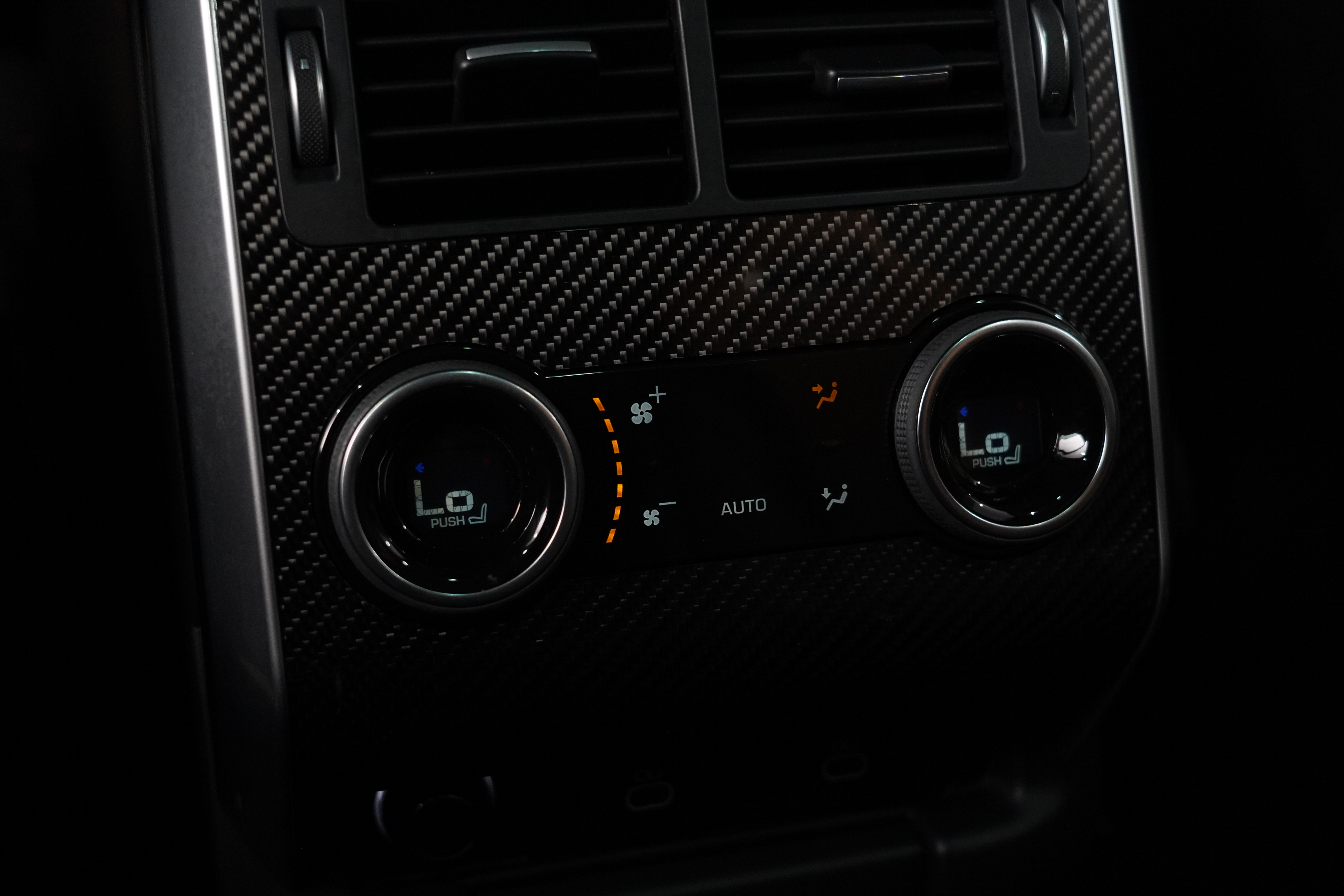 2022 Land Rover Range Rover Sport P575 SVR Carbon Edition SUV Image 33