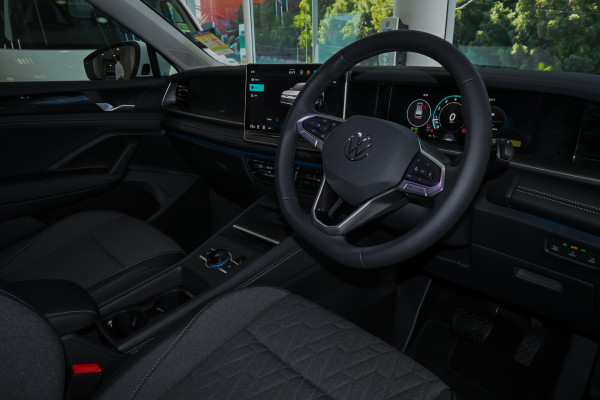 2025 Volkswagen Tayron R4 110TSI Life SUV image 7