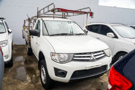 2013 Mitsubishi Triton MN MY14 GLX Cab chassis