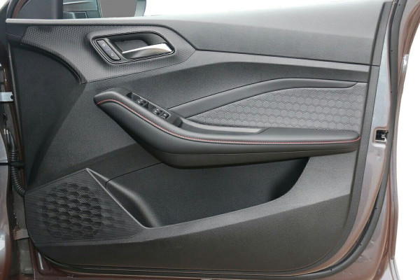 2025 MG MG5 Essence Sedan Image 5