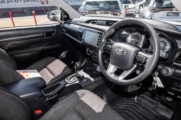 2022 Toyota HiLux GUN126R SR Cab Chassis Image 7