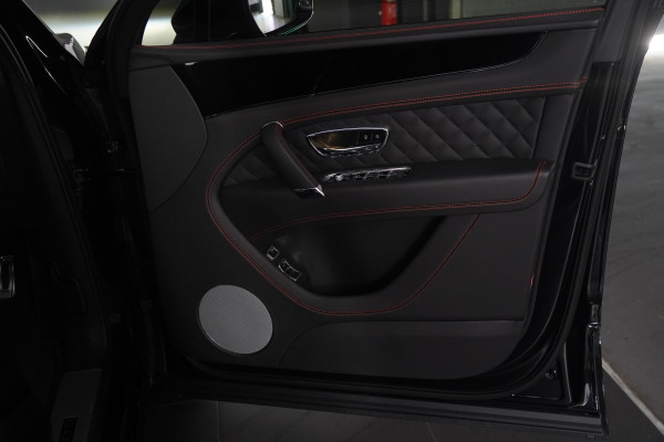 2018 Bentley Bentayga W12 Seven Seat SUV Image 50