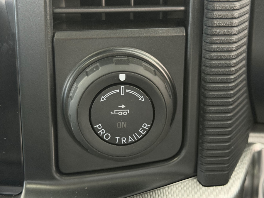 2024 Ford F-150  Lariat Dual Cab Image 31