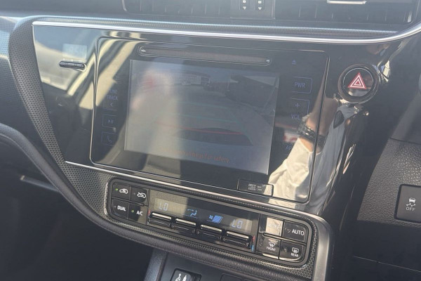 2017 Toyota Corolla ZWE186R Hybrid Hatch Image 16