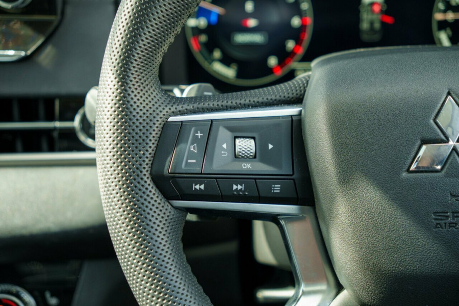 2023 MY24 Mitsubishi Outlander ZM Exceed SUV Image 12