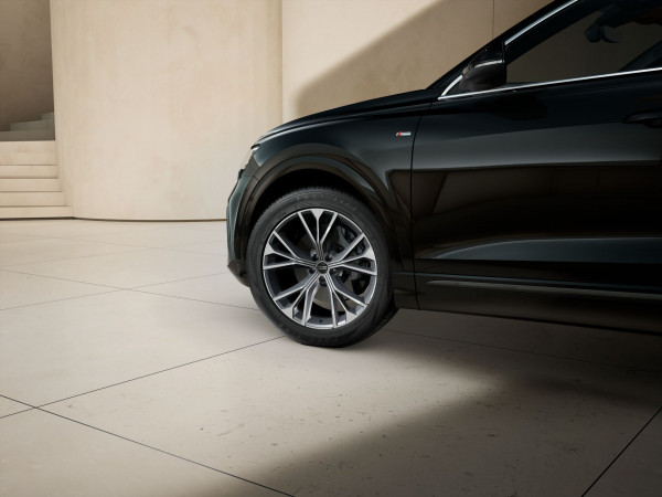 2026 Audi Q8 F1 TDI 210kW S line SUV image 6