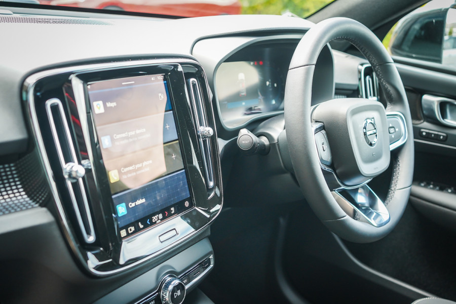 2024 MY25 Volvo XC40 XZ Black Edition SUV Image 33