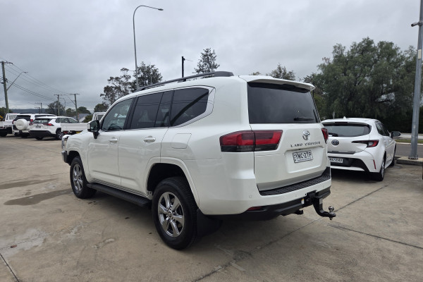 2024 Toyota LandCruiser FJA300R VX SUV Image 5