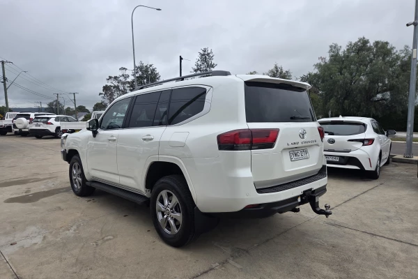2024 Toyota LandCruiser FJA300R VX SUV Image 5
