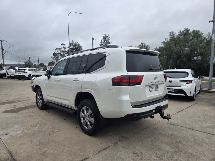 2024 Toyota LandCruiser FJA300R VX SUV Image 5