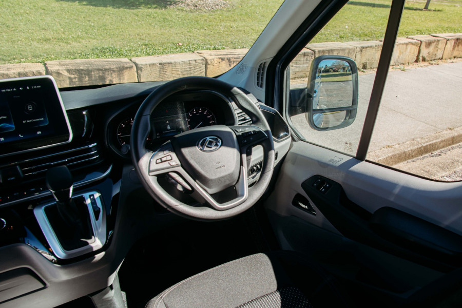 2024 LDV Deliver 9  11-Seat Bus Image 26