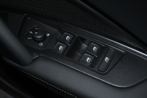 2025 Volkswagen Tayron R4 150TSI Life SUV Image 10