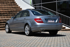 2012 Mercedes-Benz C-class W204 MY12 C250 CDI BlueEFFICIE Sedan Image 3
