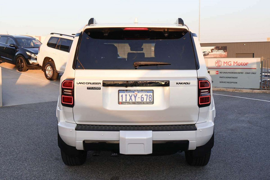 2024 Toyota LandCruiser Prado GDJ251R Kakadu SUV Image 5