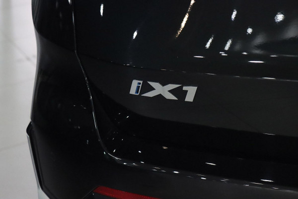 2024 BMW iX1 U11 eDrive20 xLine SUV image 5