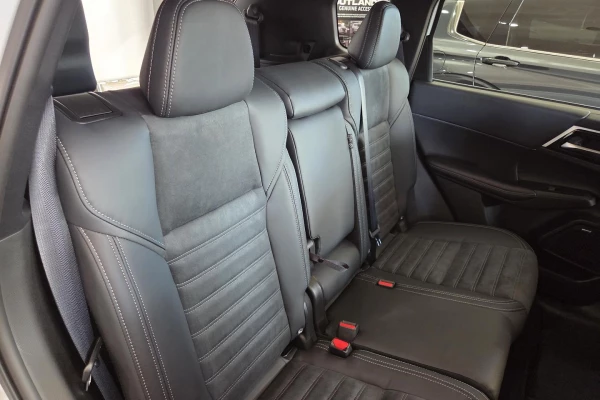 2025 Mitsubishi Outlander ZM LS SUV Image 16