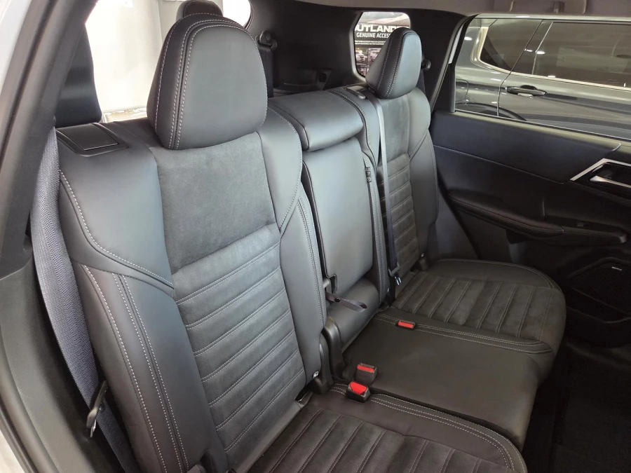 2025 Mitsubishi Outlander ZM LS SUV Image 16
