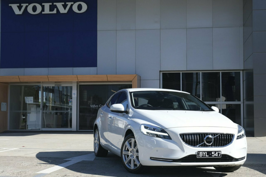 2017 Volvo V40 M Series MY17 T4 Adap Geartronic Inscription Hatch