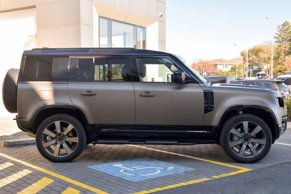 2026 Land Rover Defender L663 110 D350 X-Dynamic HSE SUV image 3