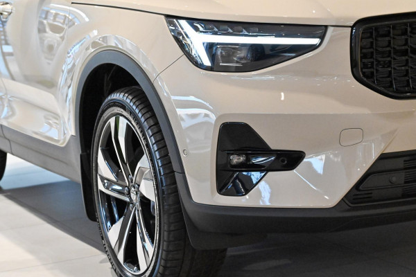 2026 Volvo XC40 XZ Ultra B4 Dark SUV Image 20