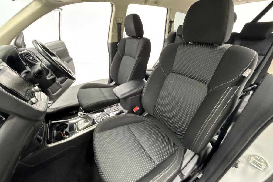 2020 Mitsubishi Outlander ZL PHEV ES SUV Image 11