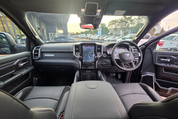 2026 Ram 2500 DJ Laramie Dual Cab Image 24