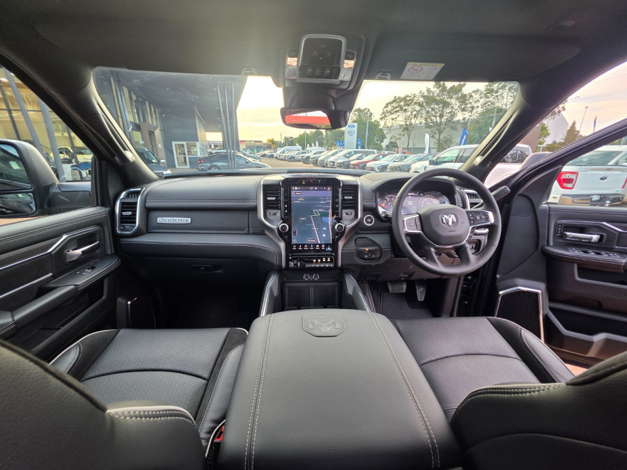 2026 Ram 2500 DJ Laramie Dual Cab Image 24