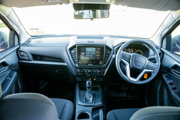 2025 MY25.5 Isuzu D-MAX RG SX High Ride Cab Chassis Image 13