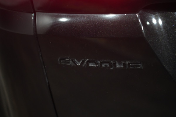 2023 Land Rover Range Rover Evoque L551 R-Dynamic HSE SUV Image 9