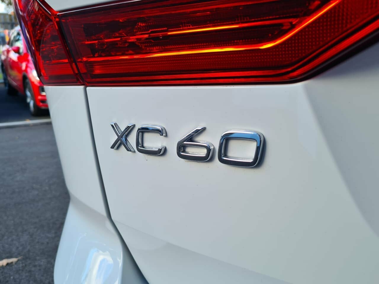 2019 Volvo XC60 D4 Inscription SUV Image 23