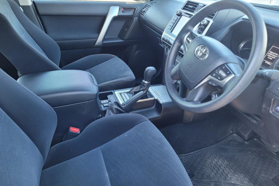 2019 Toyota LandCruiser Prado GDJ150R GX SUV Image 19