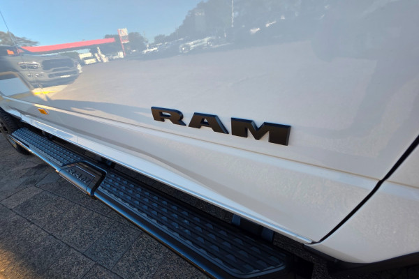 2026 Ram 2500 DJ Laramie Dual Cab Image 9