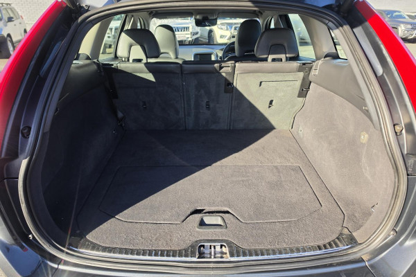 2016 Volvo XC60 UZ T5 Luxury SUV Image 17