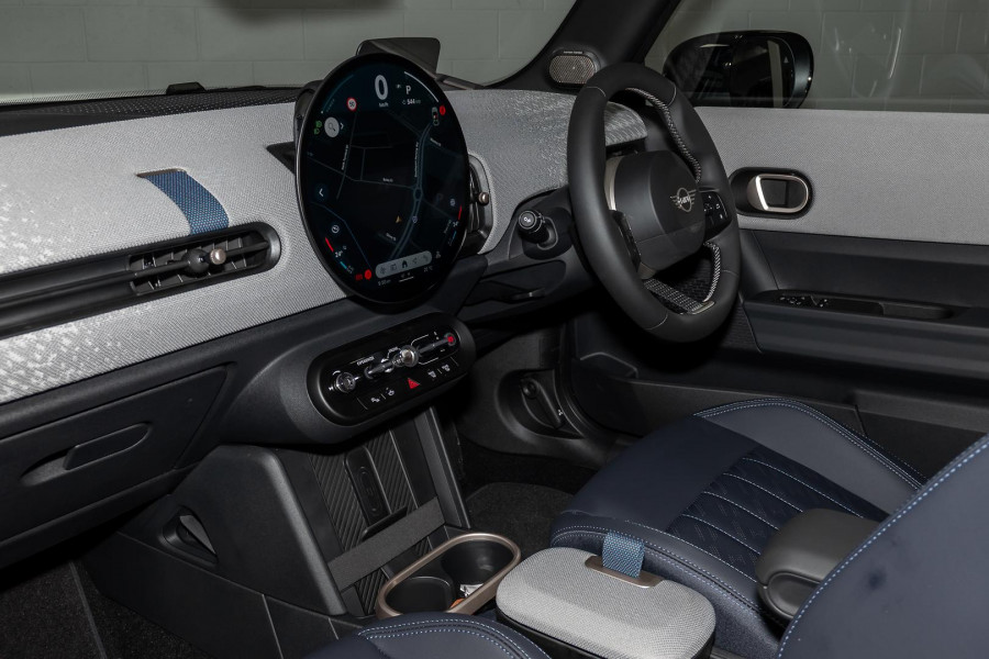 2025 MINI Cooper F65 S Favoured Hatch