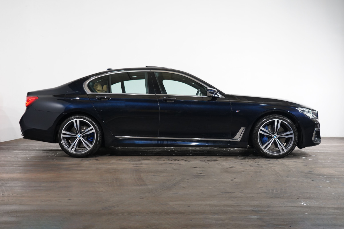 2017 BMW 7 40i Sedan Image 4