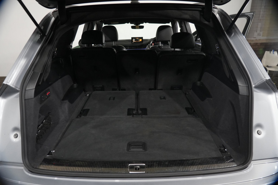 2018 Audi SQ7 TDI SUV Image 36