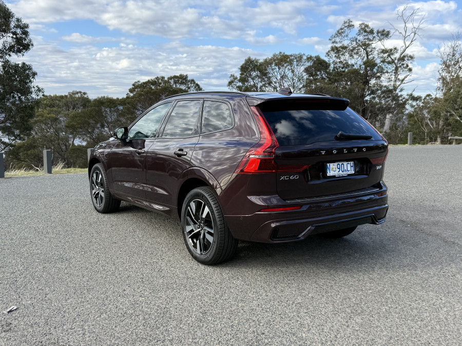 2025 MY26 Volvo XC60 UZ Plus T8 Plug-in Hybrid Dark SUV Image 5