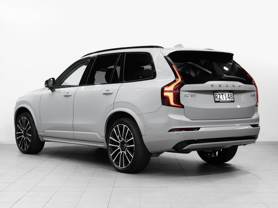 2026 Volvo XC90 L Series Ultra B5 Bright SUV Image 7