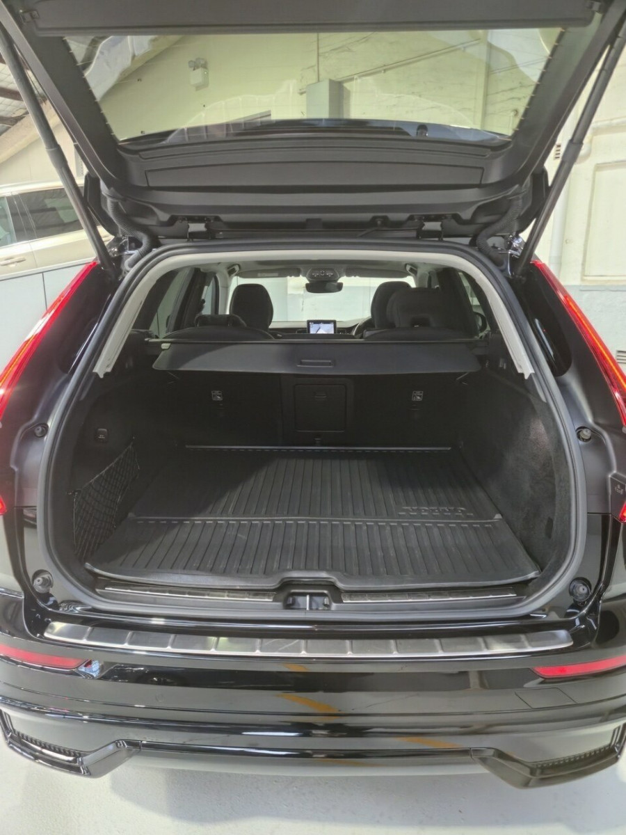 2025 MY26 Volvo XC60 UZ Plus T8 Plug-in Hybrid Dark SUV Image 22