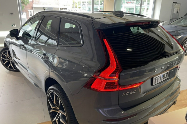 2021 MY22 Volvo XC60 UZ B6 R-Design SUV Image 3
