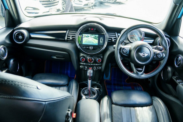2016 MINI Cooper F55 Cooper S Hatch Image 17