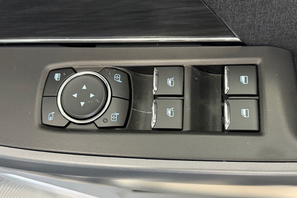 2024 Ford F-150  Lariat Dual Cab Image 21