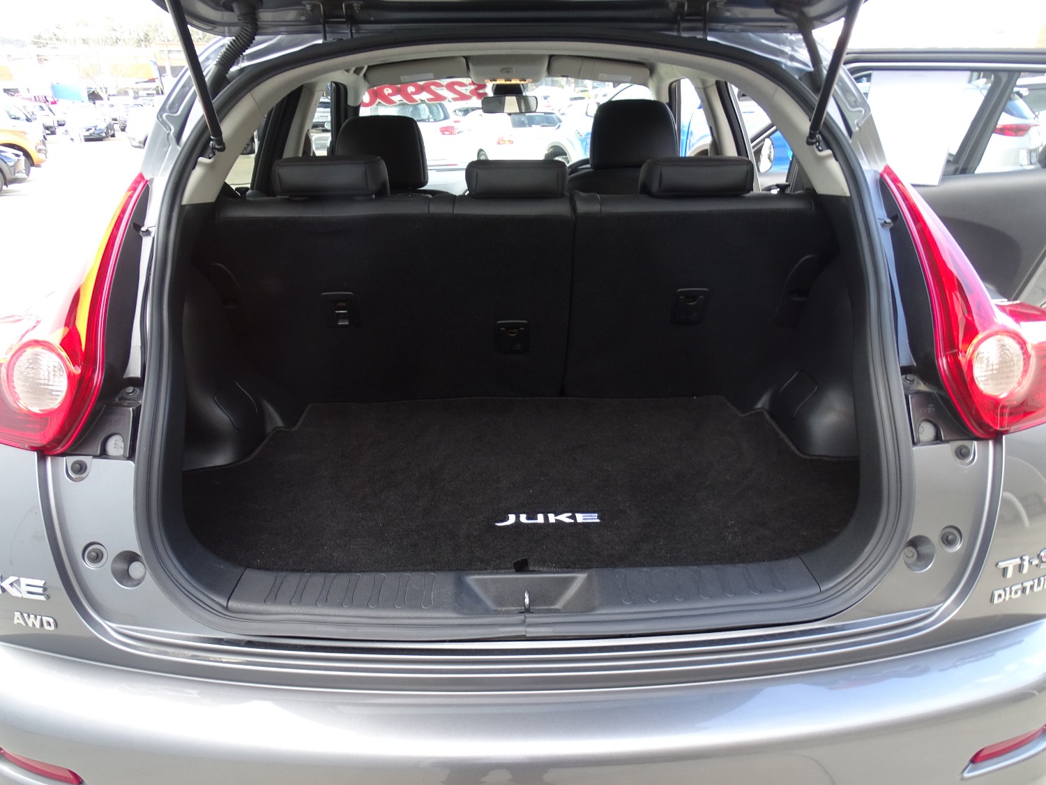 2014 Nissan JUKE F15 Ti-S Hatch Image 9