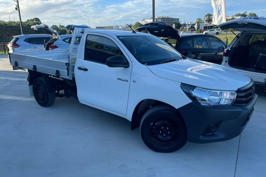 2020 Toyota Hilux TGN121R Workmate 4x2 Cab chassis